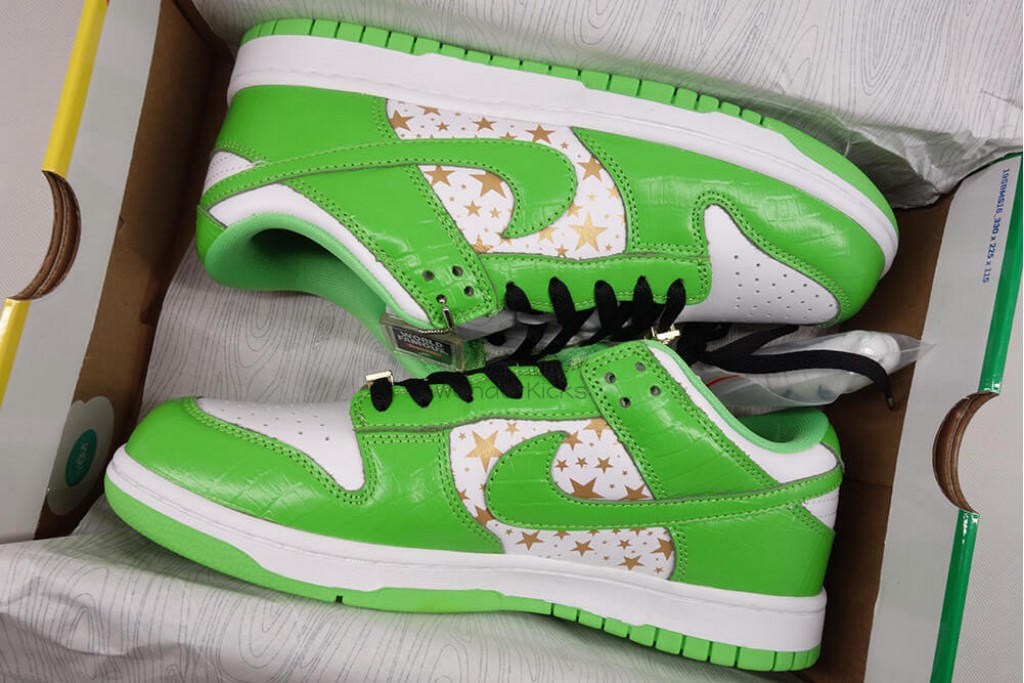 sb dunk low S*p*e stars mean green