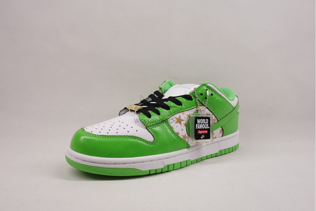 sb dunk low S*p*e stars mean green