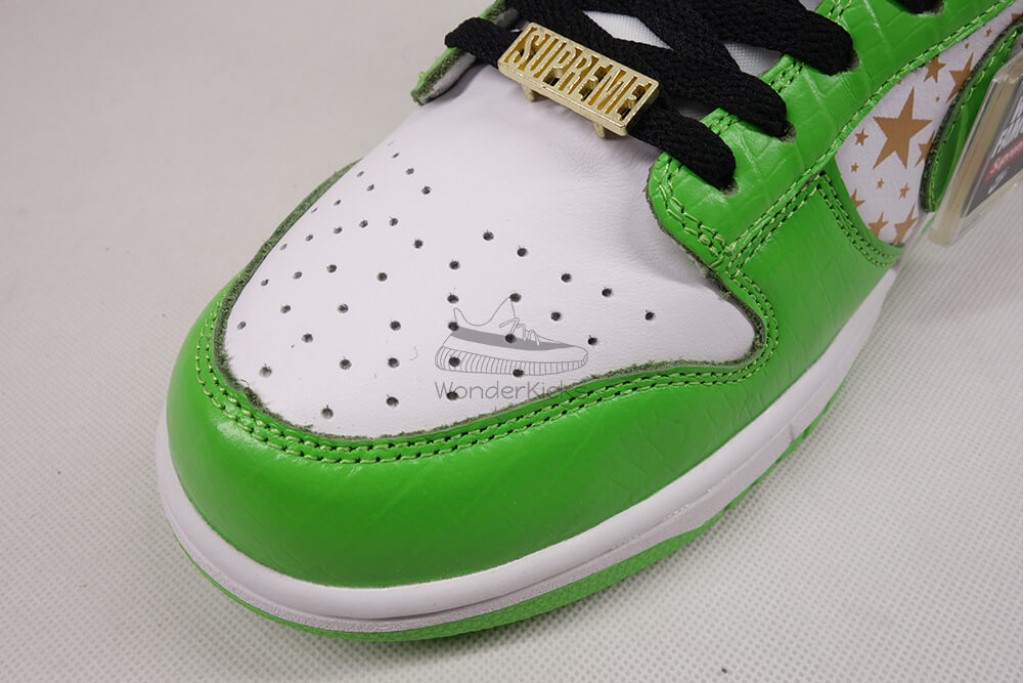 sb dunk low S*p*e stars mean green