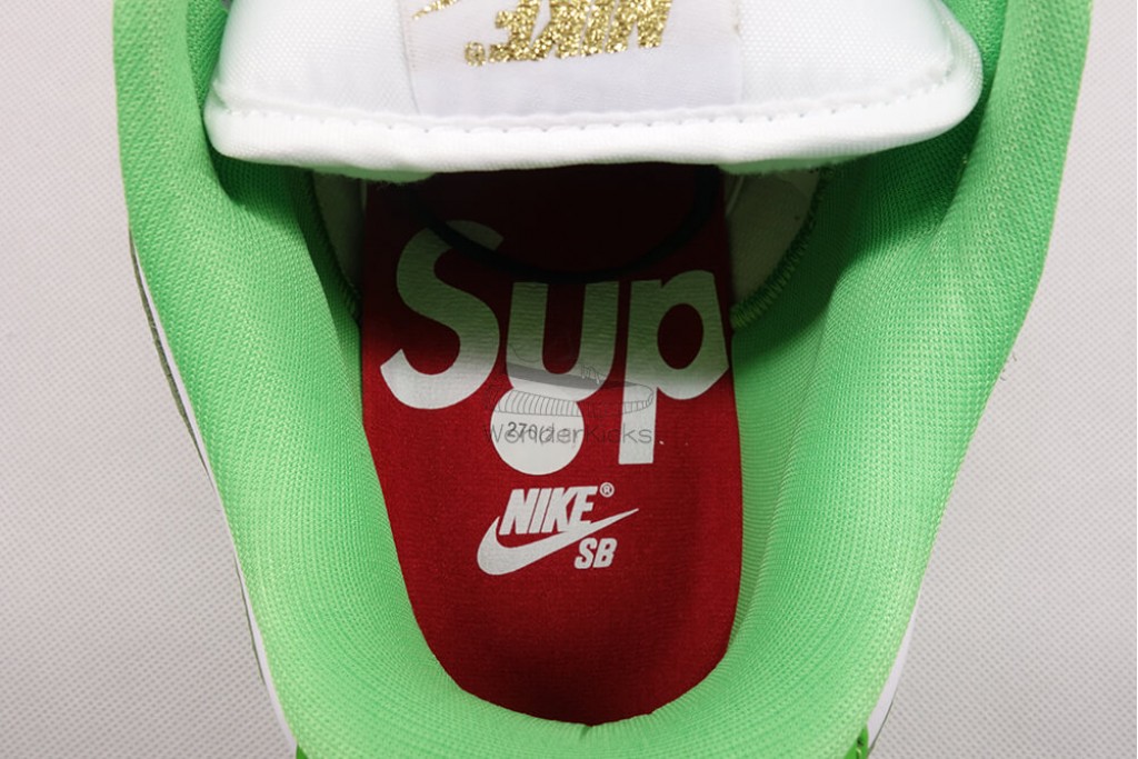 sb dunk low S*p*e stars mean green
