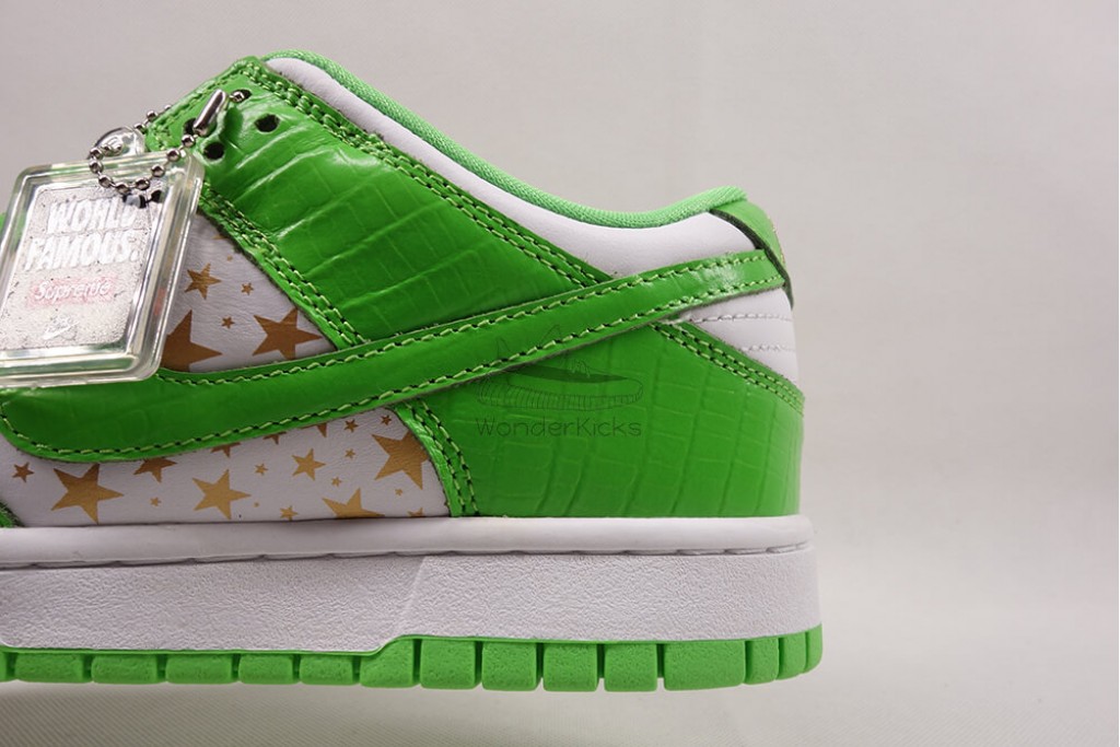 sb dunk low S*p*e stars mean green