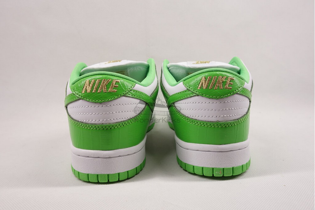 sb dunk low S*p*e stars mean green